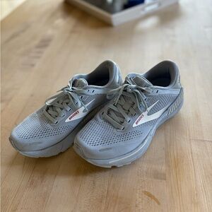 Brooks Adrenaline Running Shoes baby blue